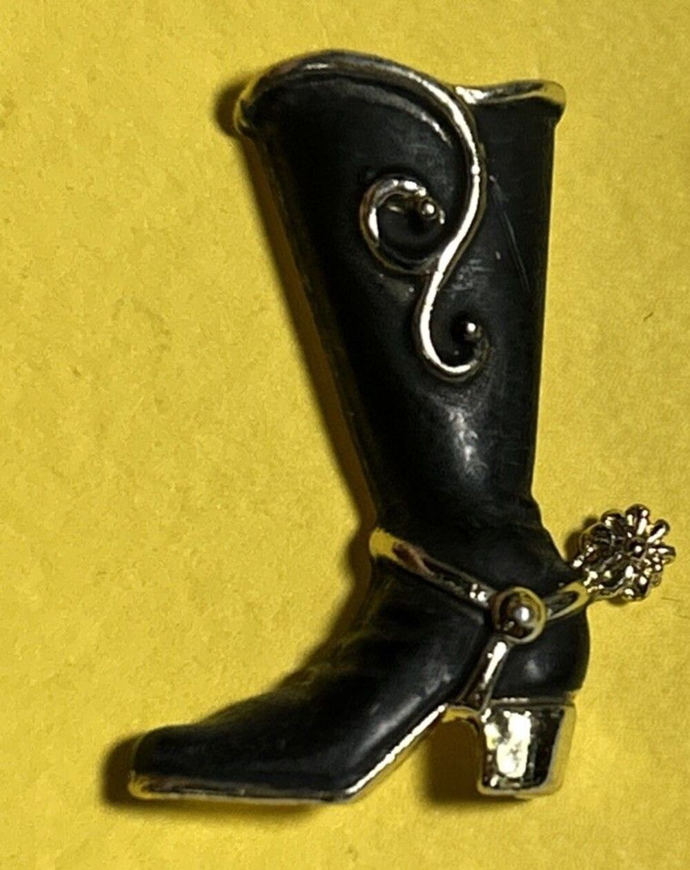 Ornate Women’s Boot -Western Americana Brooch Or Lapel  Pin